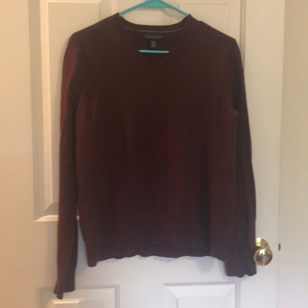 Unisex v-neck wool sweater